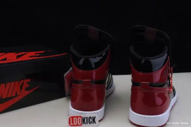 1st Kicks Shoes Jordan Patent Air OG High Bred 555088-063 1 0517